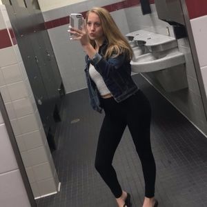 Meet your Posher, Elana